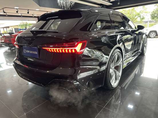 AUDI-RS6-2020