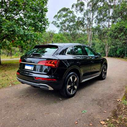 AUDI-Q5-2022
