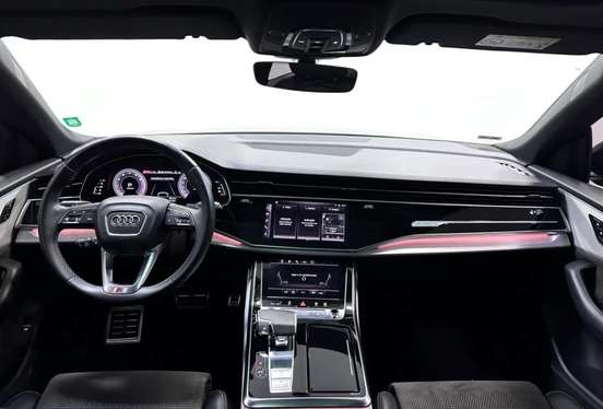 AUDI-Q8-2022
