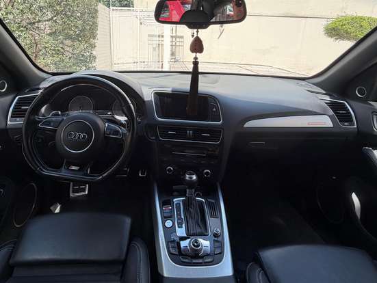 AUDI-SQ5-2015