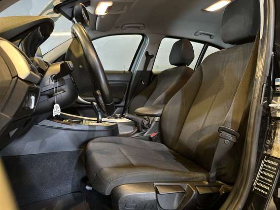 BMW-118i-2013