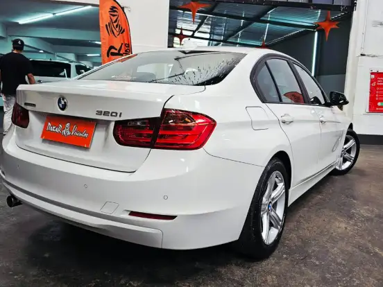 BMW-320i-2.0 16V TURBO ACTIVE FLEX 4P AUTOMÁTICO BMW-320i-2014