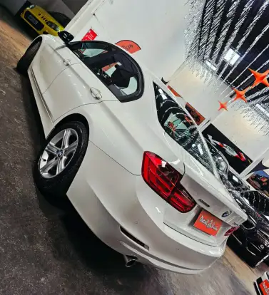BMW-320i-2014