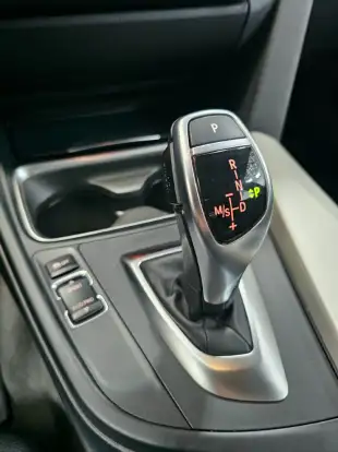 BMW-320i-2014