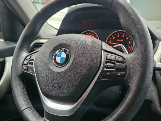 BMW-320i-2.0 16V TURBO ACTIVE FLEX 4P AUTOMÁTICO BMW-320i-2014
