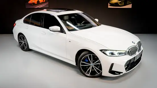 BMW-320i-2022