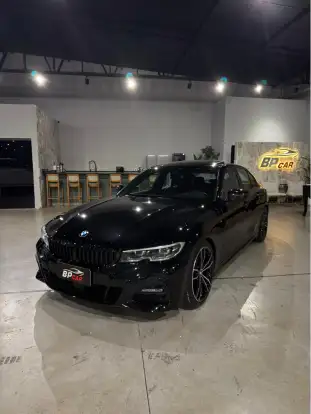 BMW-320i-2022