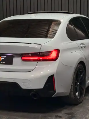 BMW-320i-2024