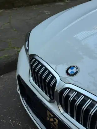 BMW-320i-2024