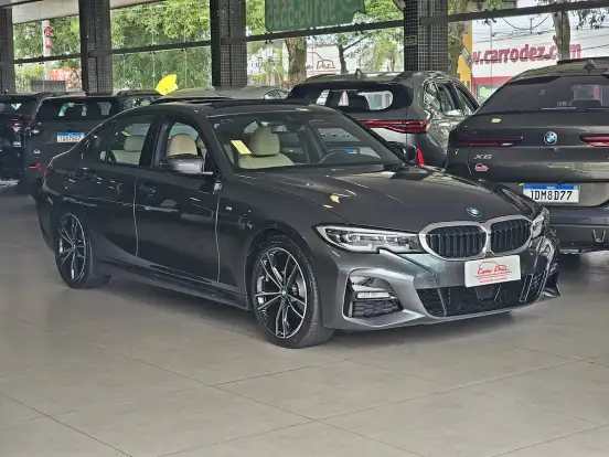 BMW-320i-2021