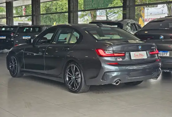 BMW-320i-2021