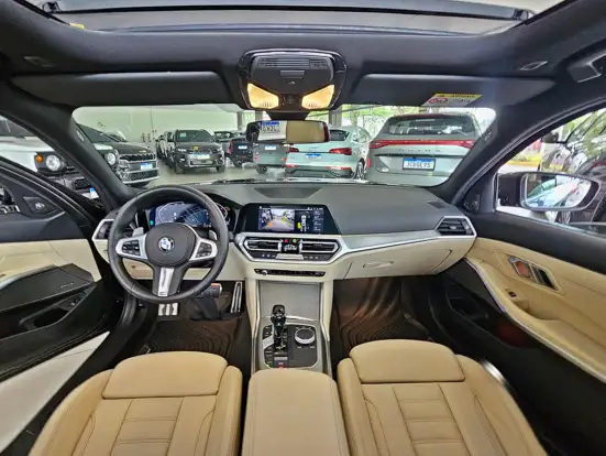 BMW-320i-2021
