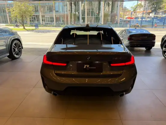BMW-320i-2025