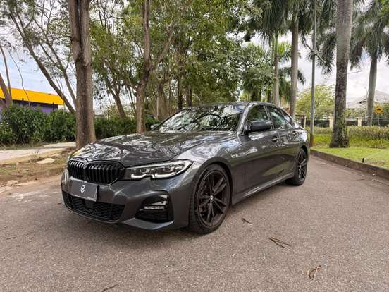 BMW-320i-2020