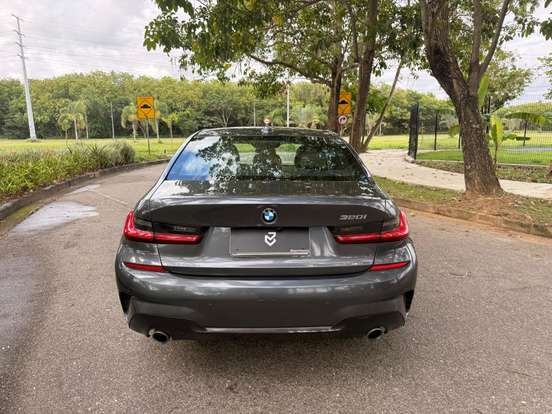 BMW-320i-2.0 16V TURBO GASOLINA M SPORT AUTOMÁTICO BMW-320i-2020