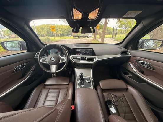 BMW-320i-2020