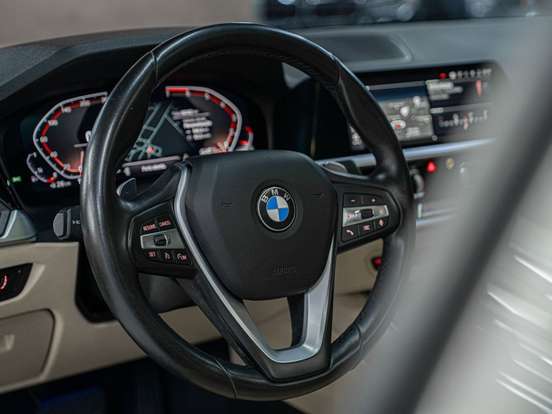 BMW-320i-2.0 16V TURBO GASOLINA SPORT AUTOMÁTICO BMW-320i-2020