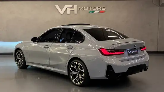 BMW-330e-2024