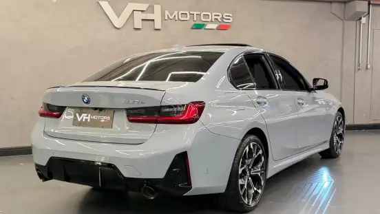 BMW-330e-2024