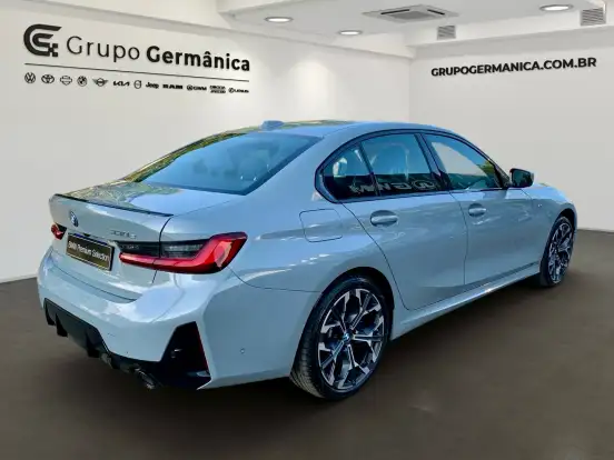 BMW-330e-2026