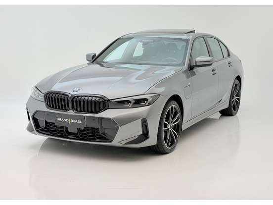 BMW-330e-2024