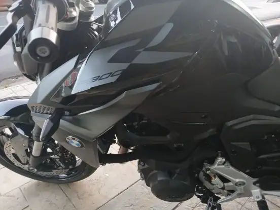 BMW-F 900 R SPORT PLUS-2025