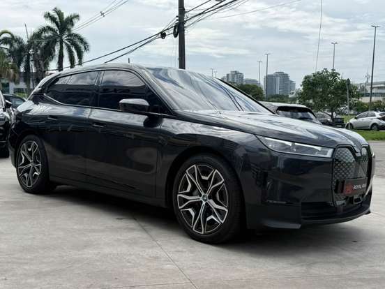 BMW-iX-2024