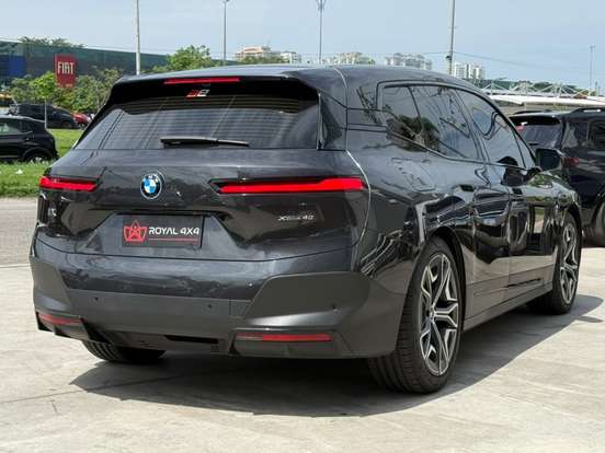 BMW-iX-2024