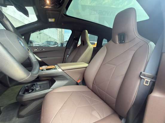 BMW-iX-2024