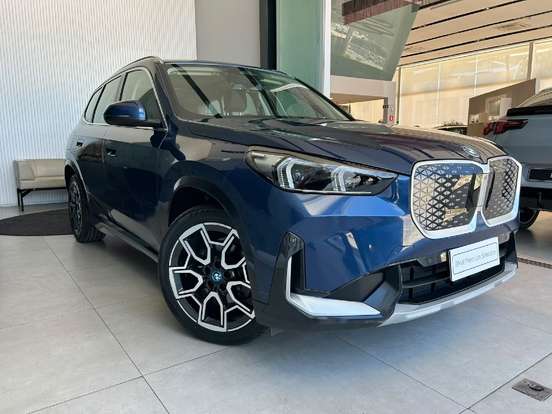 BMW-iX1-2024