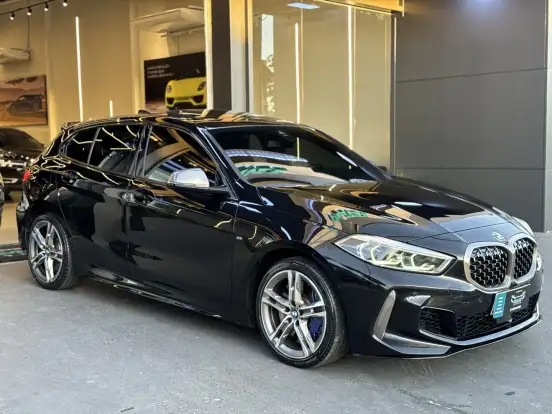 BMW-M 135i-2.0 16V TURBO GASOLINA XDRIVE DARK EDITION AUTOMÁTICO BMW-M 135i-2020