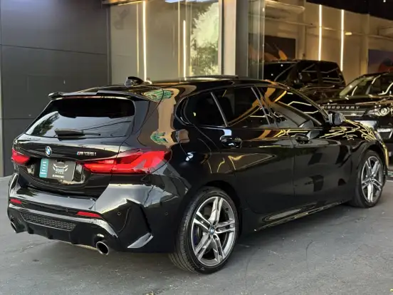 BMW-M 135i-2.0 16V TURBO GASOLINA XDRIVE DARK EDITION AUTOMÁTICO BMW-M 135i-2020