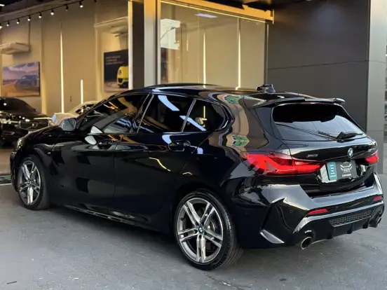 BMW-M 135i-2.0 16V TURBO GASOLINA XDRIVE DARK EDITION AUTOMÁTICO BMW-M 135i-2020