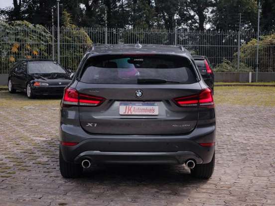 BMW-X1-2021