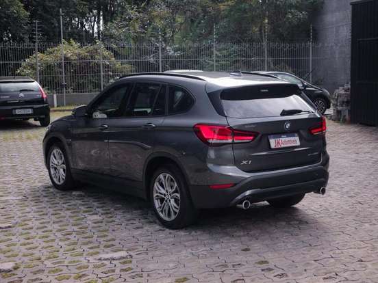 BMW-X1-2021