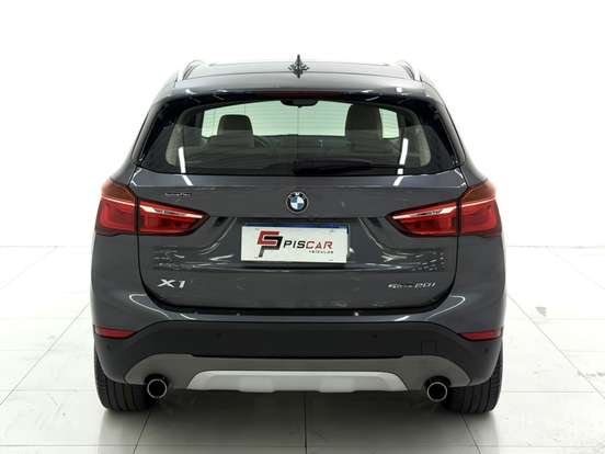 BMW-X1-2.0 16V TURBO ACTIVEFLEX SDRIVE20I X-LINE 4P AUTOMÁTICO BMW-X1-2019