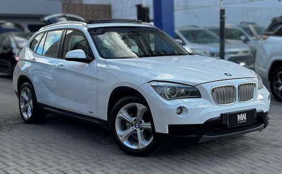 BMW-X1-2.0 16V TURBO GASOLINA SDRIVE20I 4P AUTOMÁTICO BMW-X1-2013