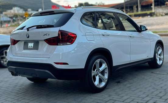 BMW-X1-2.0 16V TURBO GASOLINA SDRIVE20I 4P AUTOMÁTICO BMW-X1-2013