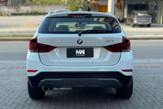 BMW-X1-2.0 16V TURBO GASOLINA SDRIVE20I 4P AUTOMÁTICO BMW-X1-2013