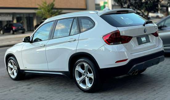 BMW-X1-2.0 16V TURBO GASOLINA SDRIVE20I 4P AUTOMÁTICO BMW-X1-2013