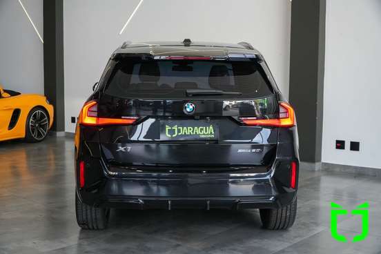 BMW-X1-2024