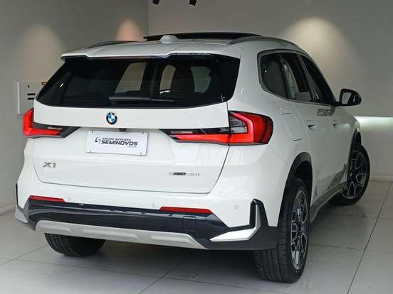 BMW-X1-2024