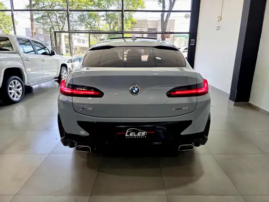 BMW-X4-2021