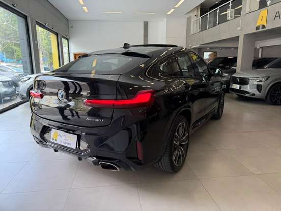 BMW-X4-2022