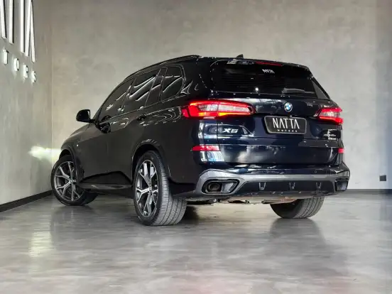 BMW-X5-2021