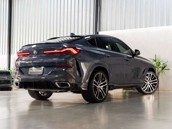 BMW-X6-2022