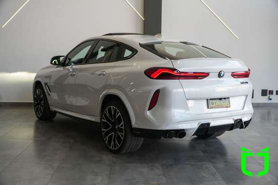 BMW-X6-2021