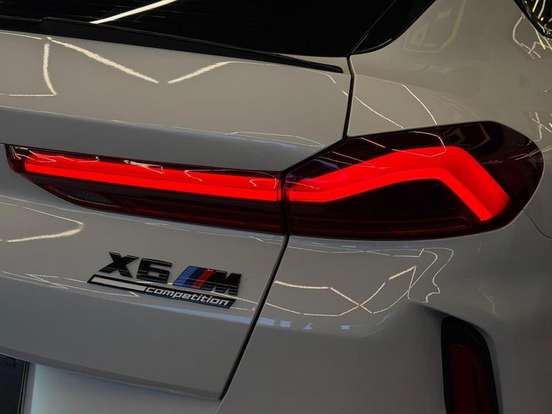 BMW-X6-2022