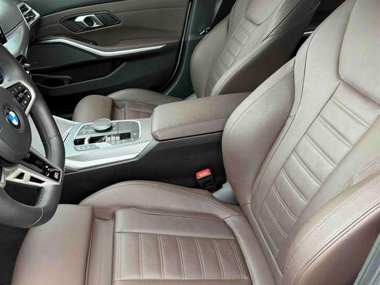 BMW-320i-2.0 16V TURBO FLEX M SPORT 10th ANNIVERSARY EDITION AUTOMÁTICO BMW-320i-2024