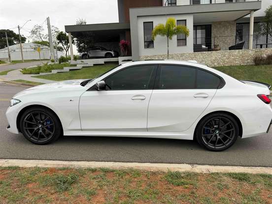 BMW-320i-2024